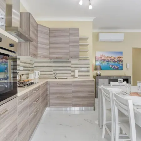 Апартаменты Seaview, Beautiful 3br 1
