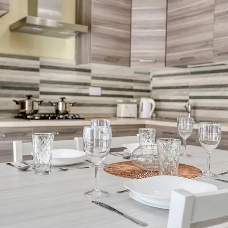 Seaview, Beautiful 3br 1 Διαμέρισμα *