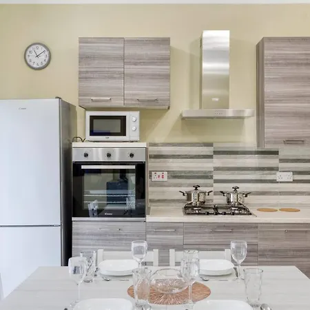 Apartment Seaview, Beautiful 3br 1 Marsaskala