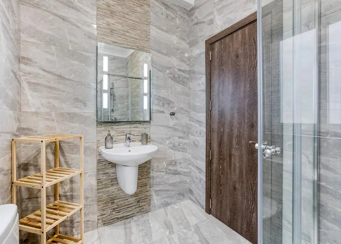 Seaview, Beautiful 3br 1 *