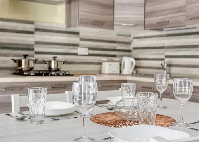 Seaview, Beautiful 3br 1 Apartament *