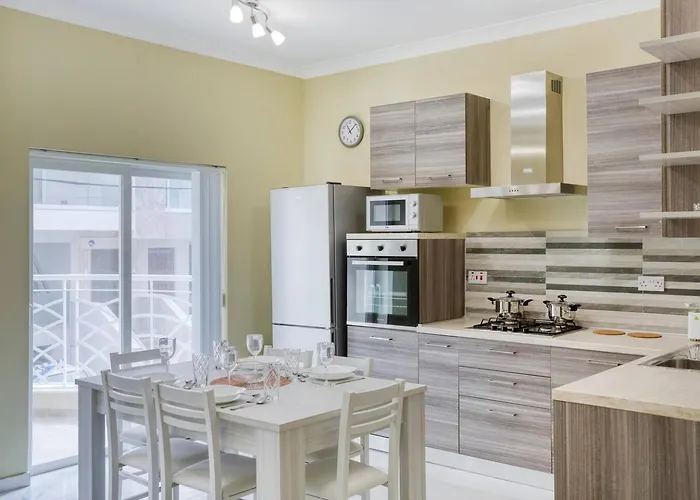 Seaview, Beautiful 3br 1 Apartament